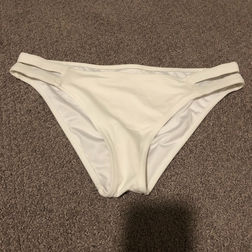 Multiple bikini bottoms